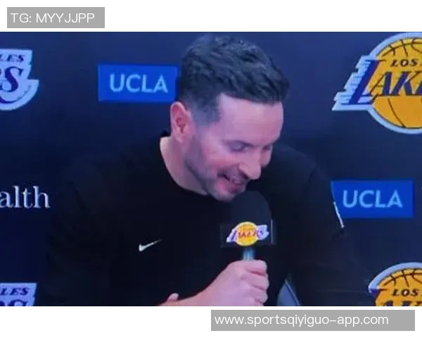 里夫斯谈比赛风格更倾向雷迪克而非克六的自然发挥与个人喜好