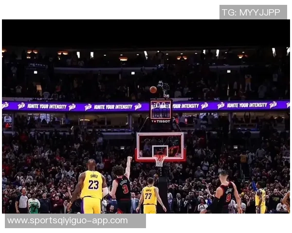 湖人克服恶劣天气顺利抵达芝加哥明日比赛按计划进行